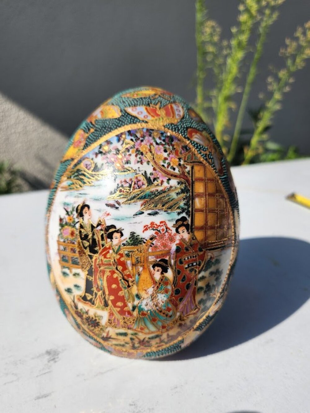Vintage Satsuma Style Porcelain Decorative Egg Hand-Painted Samurai Geisha Motif